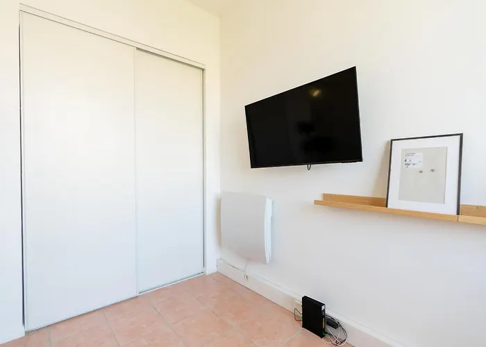 Le Petit Pasteur Yourhosthelper Lägenhet *